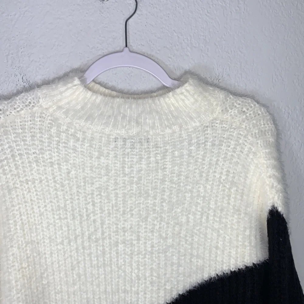 Cocobleu New York Eyelash Knit Colorblock Sweater (Size S)